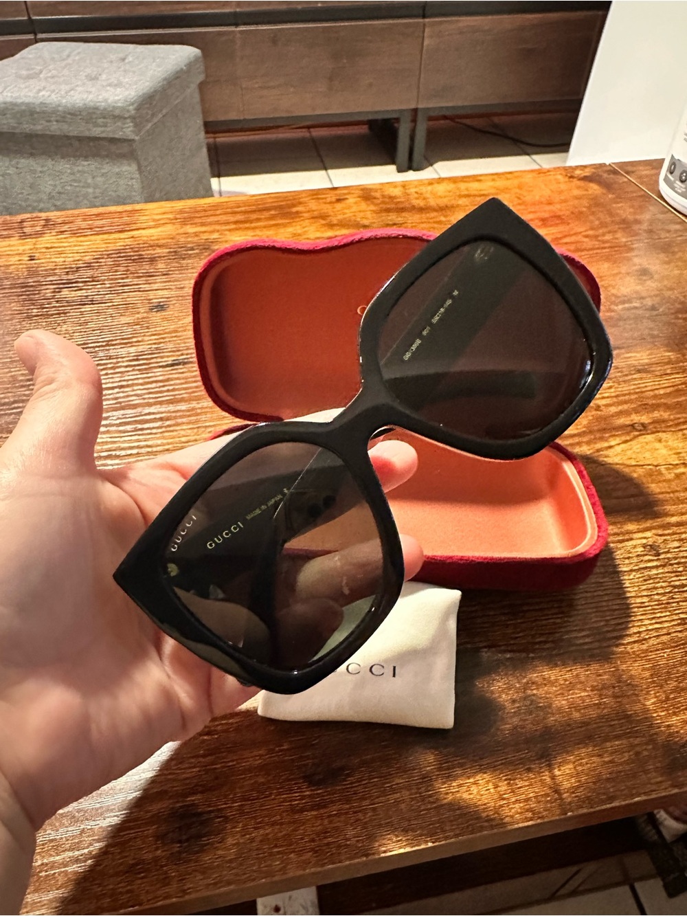 Gucci Black Square Sunglasses with Tortoiseshell Temples - Picture 7 of 8